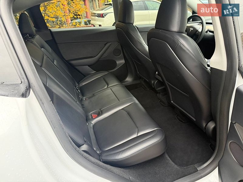 Позашляховик / Кросовер Tesla Model Y 2023 в Львові