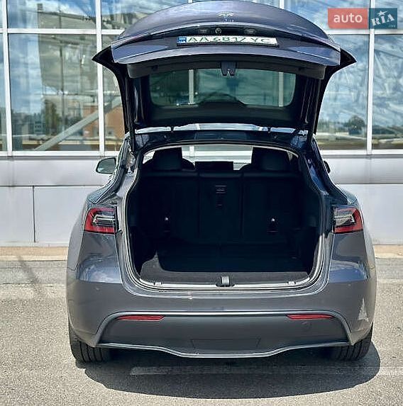 Позашляховик / Кросовер Tesla Model Y 2023 в Києві