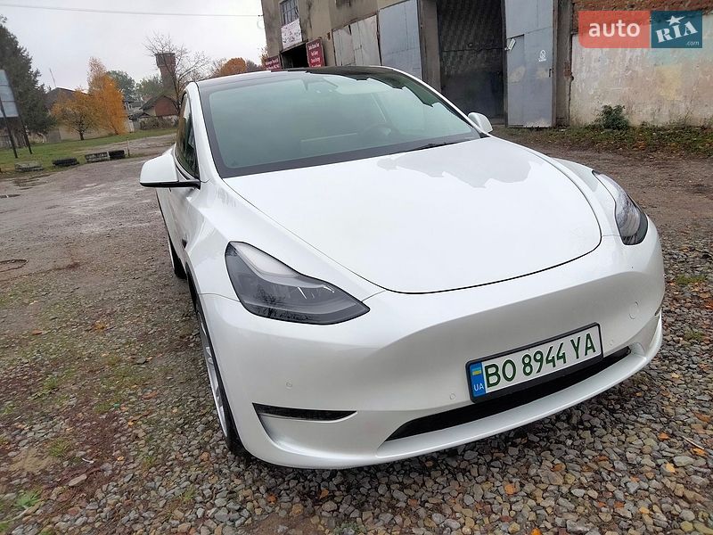 Tesla Model Y 2021