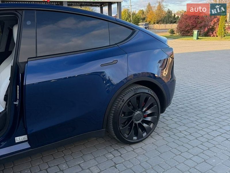 Позашляховик / Кросовер Tesla Model Y 2023 в Самборі