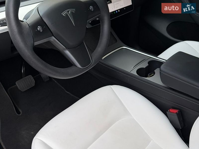 Позашляховик / Кросовер Tesla Model Y 2023 в Самборі