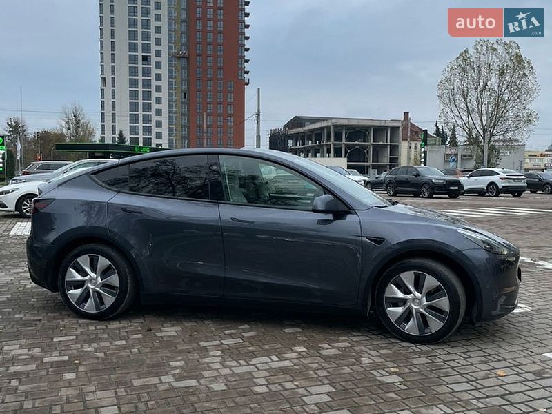 Внедорожник / Кроссовер Tesla Model Y 2023 в Львове