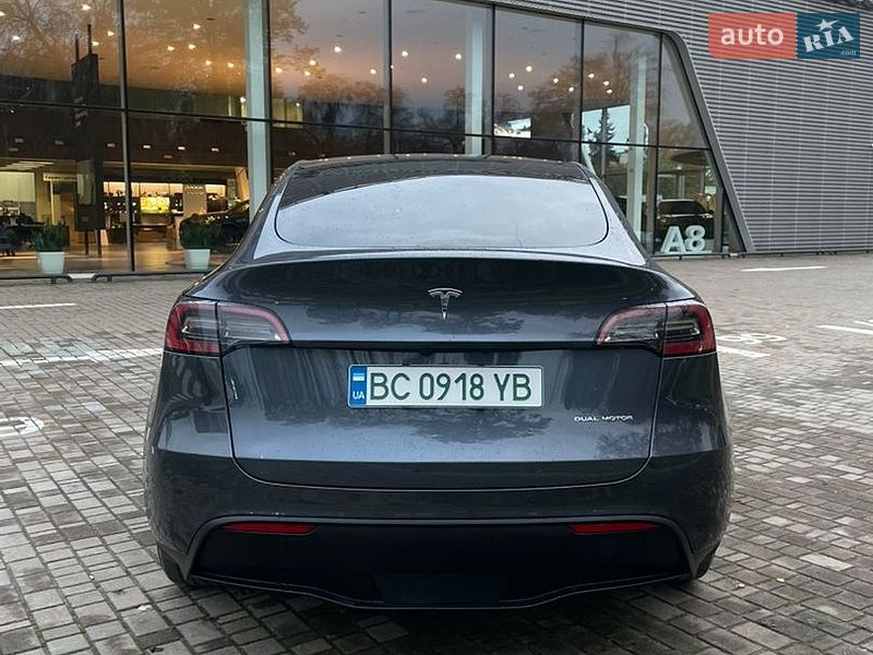 Внедорожник / Кроссовер Tesla Model Y 2023 в Львове