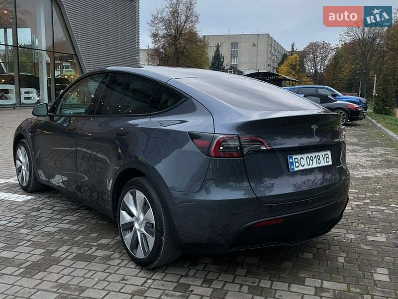 Внедорожник / Кроссовер Tesla Model Y 2023 в Львове
