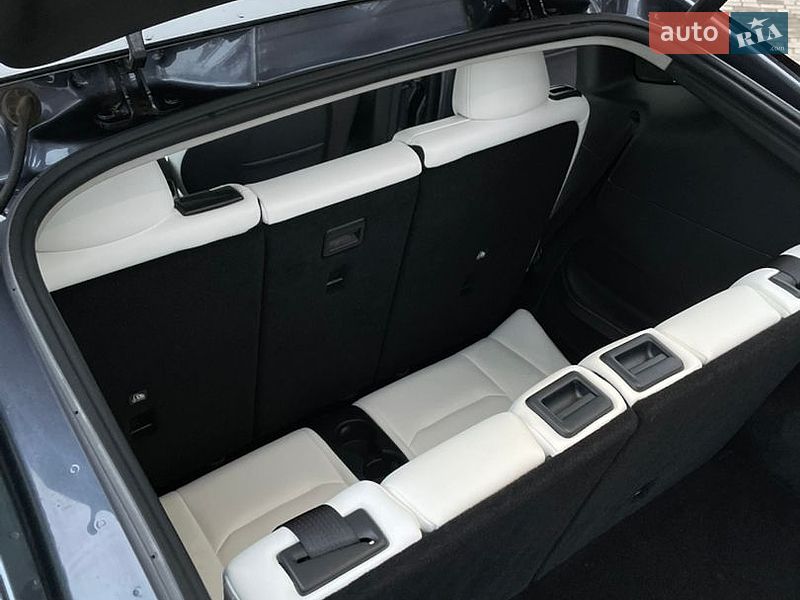 Внедорожник / Кроссовер Tesla Model Y 2023 в Львове