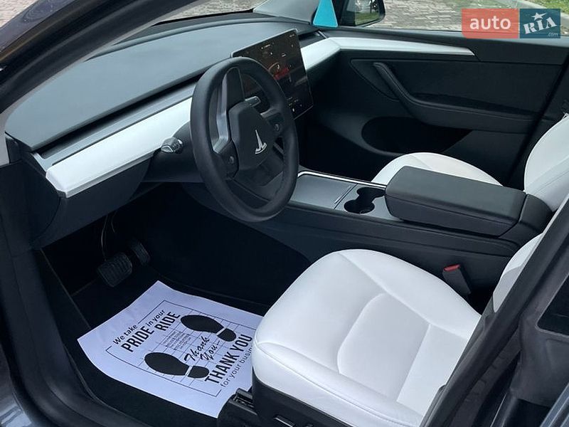 Внедорожник / Кроссовер Tesla Model Y 2023 в Львове
