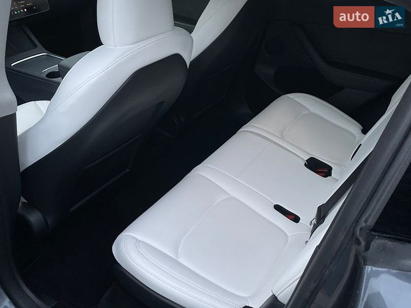 Внедорожник / Кроссовер Tesla Model Y 2023 в Львове