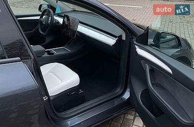Внедорожник / Кроссовер Tesla Model Y 2023 в Львове