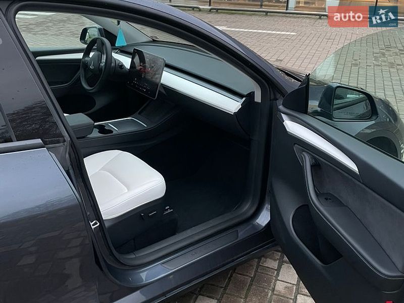 Внедорожник / Кроссовер Tesla Model Y 2023 в Львове