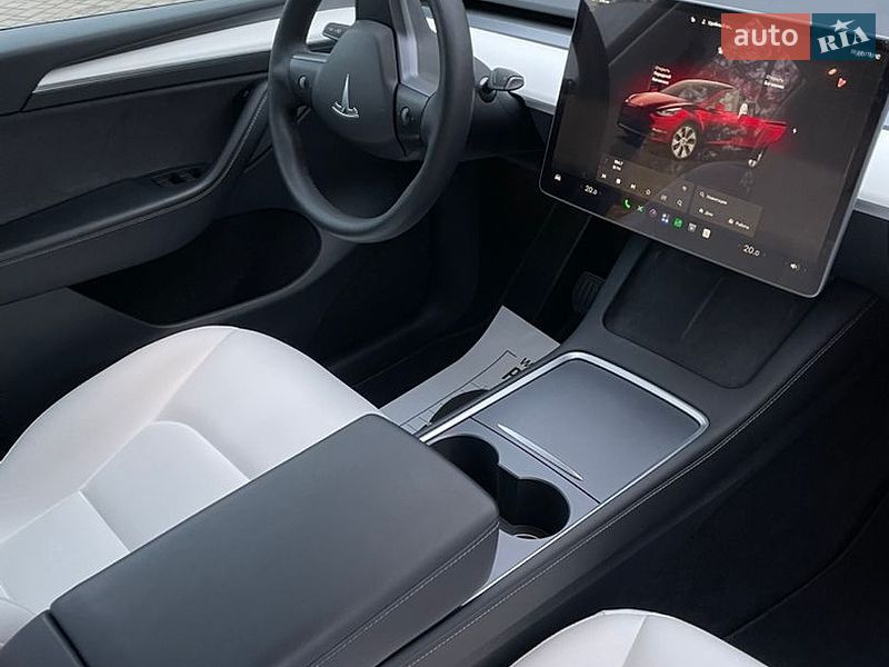 Внедорожник / Кроссовер Tesla Model Y 2023 в Львове