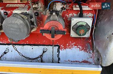 Цистерна полуприцеп Thompson Carmichael PT44/3 2001 в 