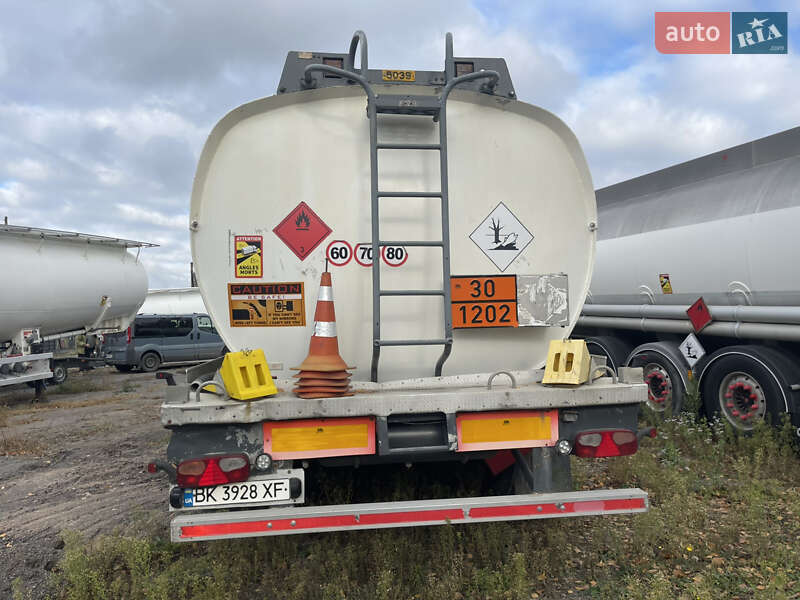 Цистерна Thompson Carmichael PT44/3 2005 в Березному фото 3 Цистерна Thompson Carmichael PT44/3 2005 в Березному