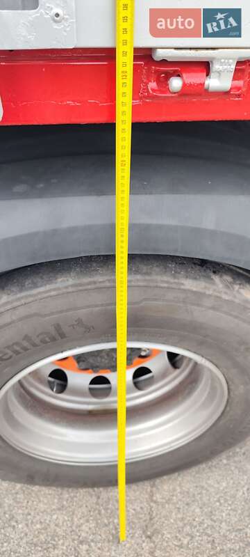 Низкорамна платформа Tirsan XS 2004 в Умані