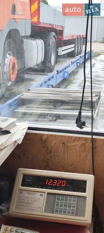 Низкорамна платформа Tirsan XS 2004 в Умані