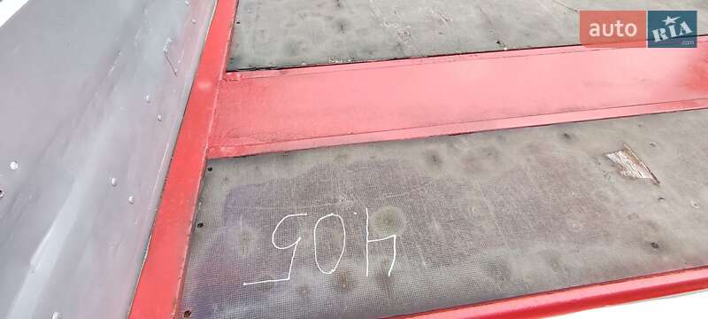 Низкорамна платформа Tirsan XS 2004 в Умані