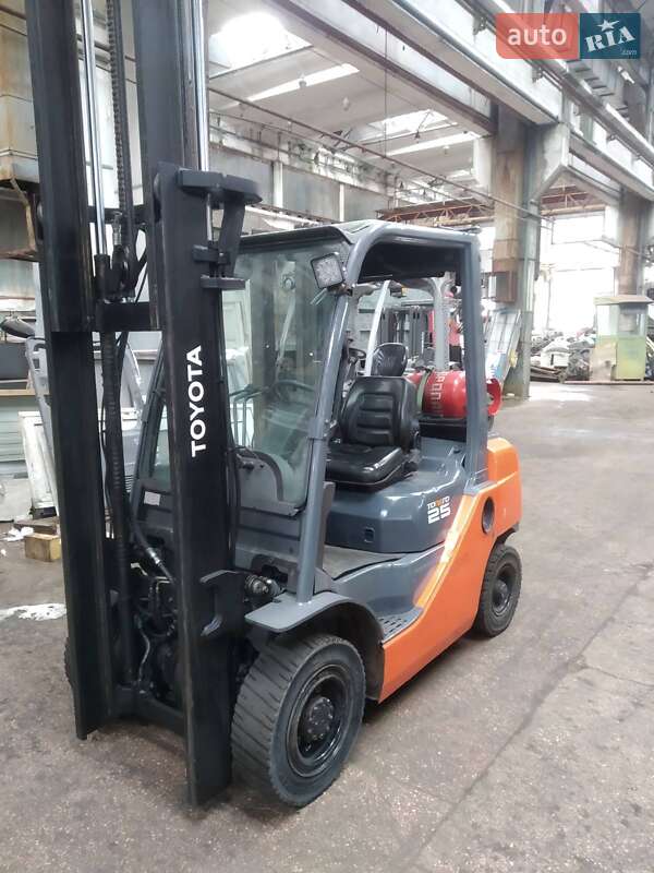 Вилочний навантажувач Toyota 02-2FG25 2008 в Києві фото 2 Вилочний навантажувач Toyota 02-2FG25 2008 в Києві