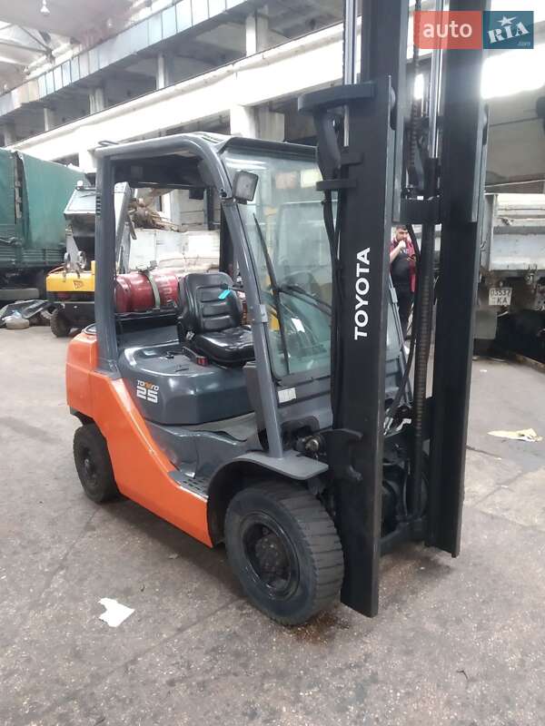 Вилочний навантажувач Toyota 02-2FG25 2008 в Києві фото 9 Вилочний навантажувач Toyota 02-2FG25 2008 в Києві
