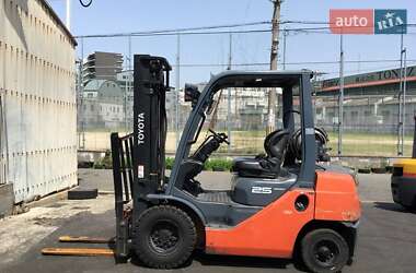 Вилочний навантажувач Toyota 02-2FG25 2015 в Києві