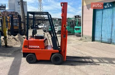 Вилочний навантажувач Toyota 02-2FG25 1999 в Одесі
