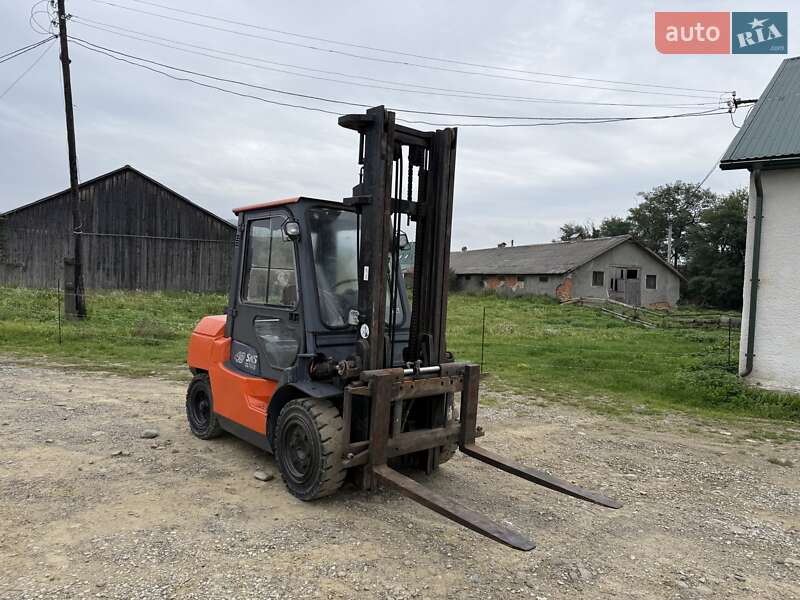 Вилочный погрузчик Toyota 02-3FD40 2001 в Тячеве