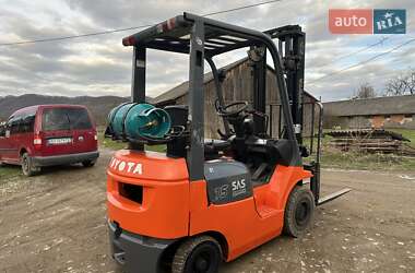 Вилочный погрузчик Toyota 02-7-FGF-15 2006 в 