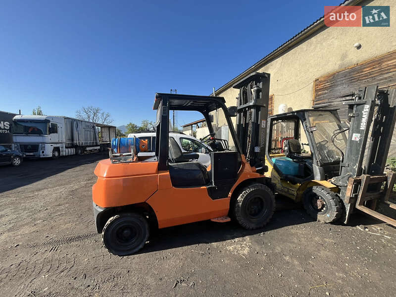 Вилочный погрузчик Toyota 02-7FGK40 2001 в Тячеве фото 4 Вилочный погрузчик Toyota 02-7FGK40 2001 в Тячеве