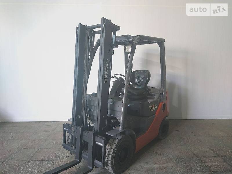 Вилочный погрузчик Toyota 02-8FDF15 2011 в Киеве фото 3 Вилочный погрузчик Toyota 02-8FDF15 2011 в Киеве