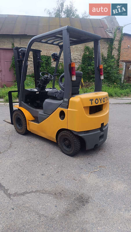 Вилочный погрузчик Toyota 02-8FDF15 2016 в Черкассах