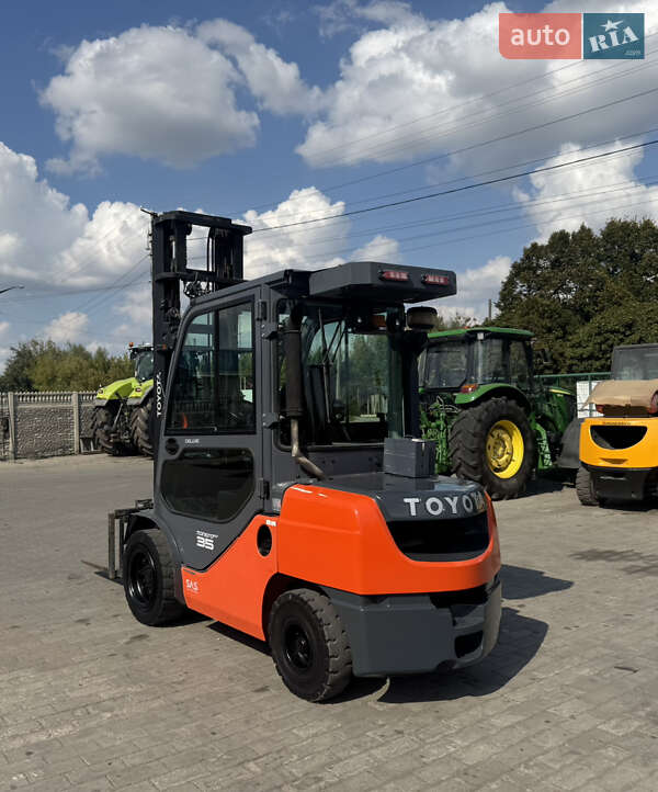 Вилочний навантажувач Toyota 02-8FDJF35 2016 в Радомишлі