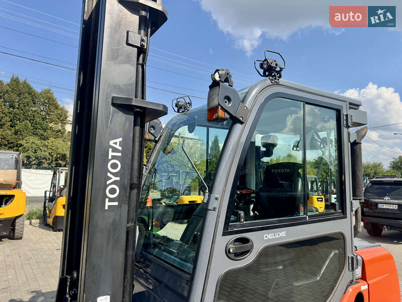 Вилочний навантажувач Toyota 02-8FDJF35 2016 в Радомишлі