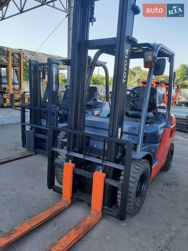 Вилочний навантажувач Toyota 02-8FG25 2008 в Радехові