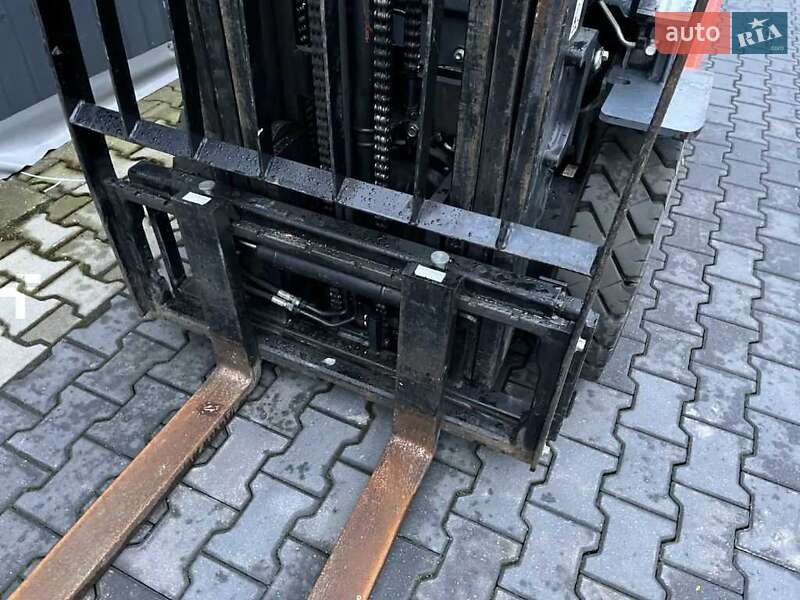 Вилочный погрузчик Toyota 02-8FG25 2018 в Киеве