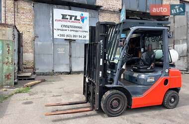 Вилочний навантажувач Toyota 02-8FG25 2015 в Києві
