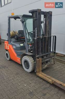 Вилочный погрузчик Toyota 02-8FG25 2020 в Киеве