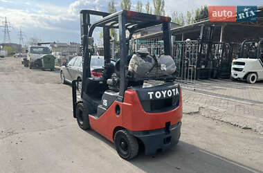 Вилочный погрузчик Toyota 02-8FGF15 2019 в 