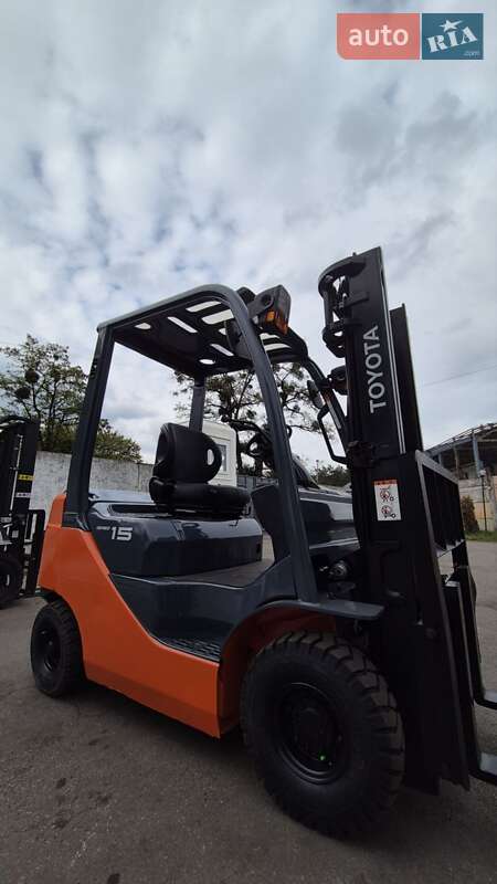 Вилочный погрузчик Toyota 02-8FGF15 2007 в 