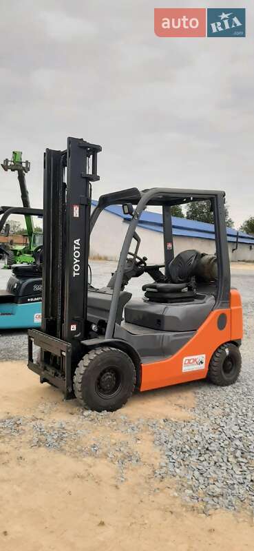 Вилочный погрузчик Toyota 02-8FGF15 2011 в Радехове