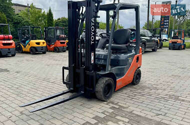Вилочный погрузчик Toyota 02-8FGF15 2012 в 