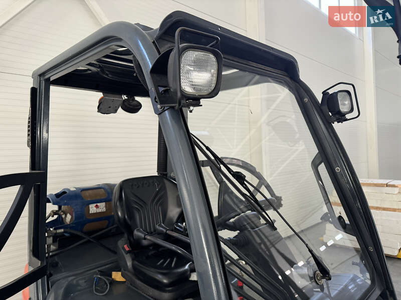 Вилочный погрузчик Toyota 02-8FGF15 2009 в Львове