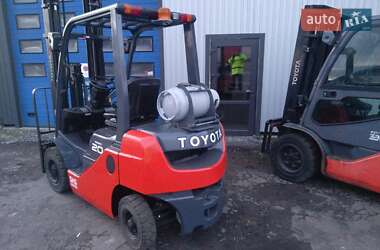 Вилочный погрузчик Toyota 02-8FGF20 2014 в 