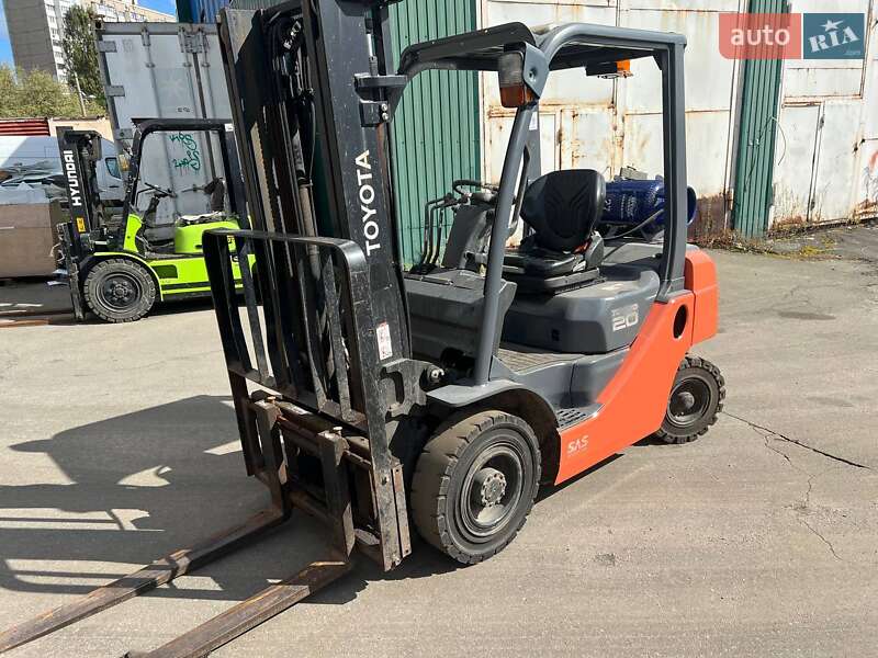 Вилочний навантажувач Toyota 02-8FGF20 2015 в Києві
