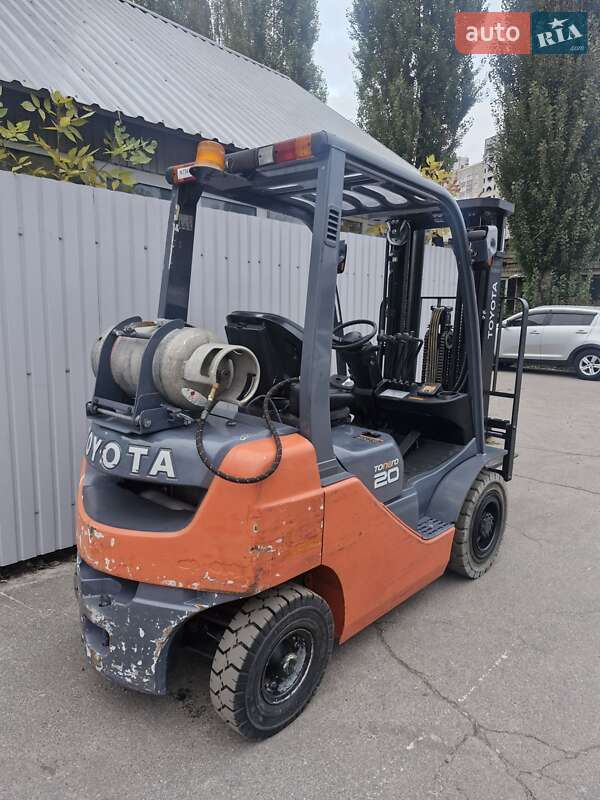 Вилочный погрузчик Toyota 02-8FGF20 2016 в Киеве фото 6 Вилочный погрузчик Toyota 02-8FGF20 2016 в Киеве