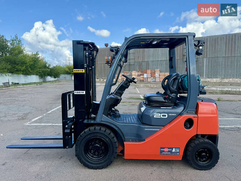 Вилочный погрузчик Toyota 02-8FGF20 2020 в Кривом Роге