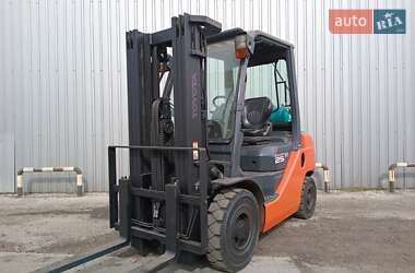 Вилочный погрузчик Toyota 02-8FGF25 2013 в 