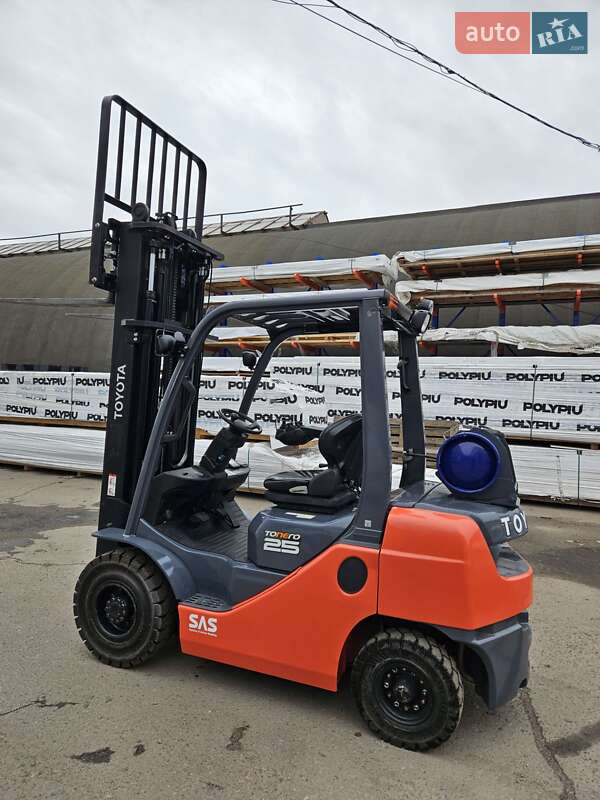 Вилочный погрузчик Toyota 02-8FGF25 2016 в Киеве фото 33 Вилочный погрузчик Toyota 02-8FGF25 2016 в Киеве