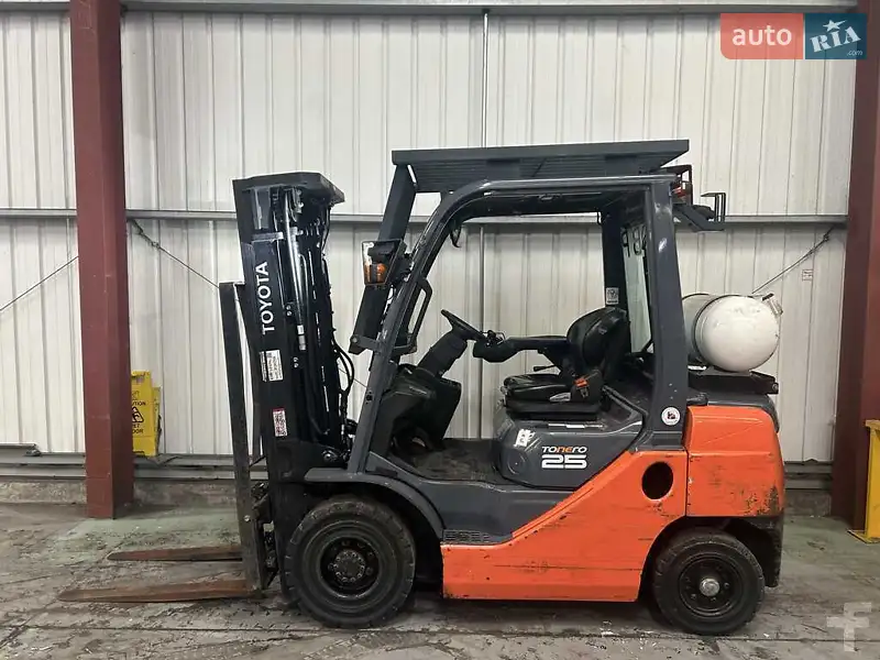 Toyota 02-8FGF25 2015