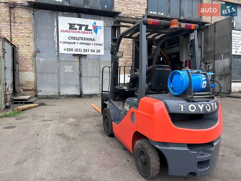 Вилочний навантажувач Toyota 02-8FGF25 2019 в Києві