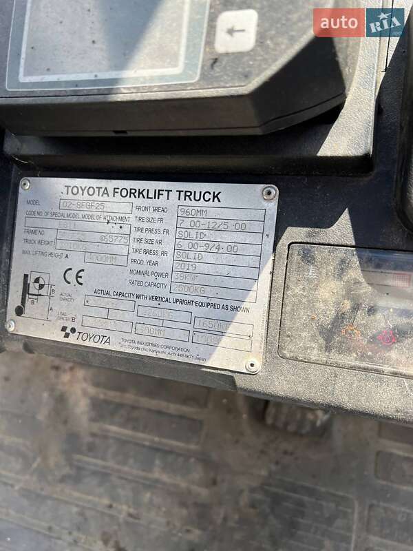 Вилочный погрузчик Toyota 02-8FGF25 2019 в Киеве