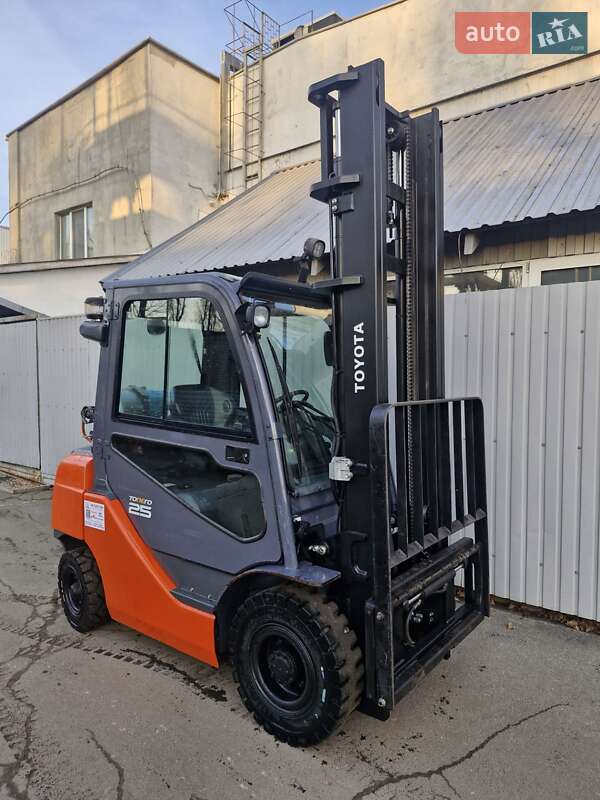 Toyota 02-8FGF25 2016