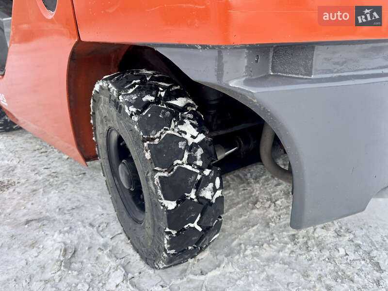 Вилочный погрузчик Toyota 02-8FGF25 2015 в Радомышле